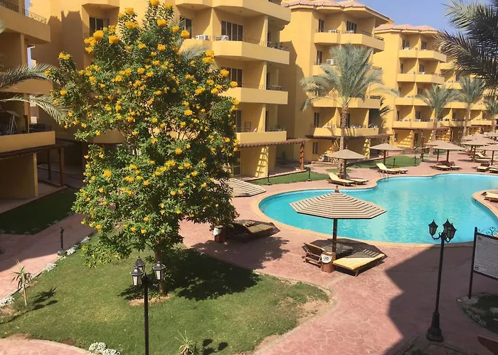 Pool View Apartment At British Resort - Unit 02